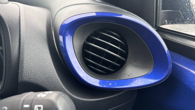 Toyota Aygo X 1.0 VVT-i Edge 5dr Petrol Hatchback